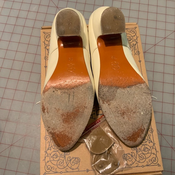 American Duchess “Gibson” in Ivory size 7.5 - Picture 5 of 8